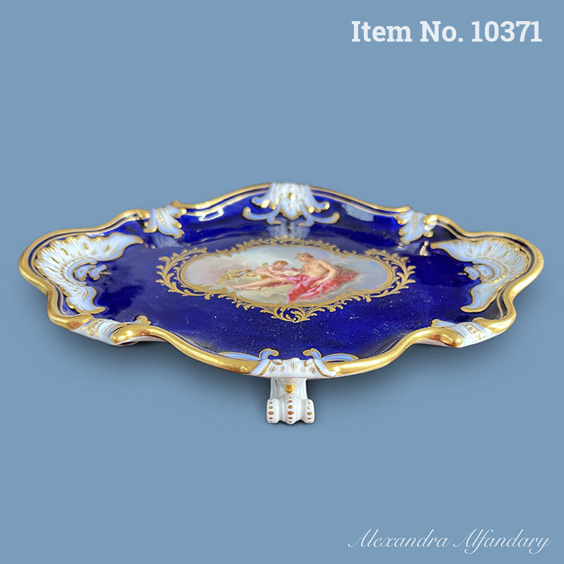 Item No. 10371: A Meissen Porcelain Tray With Titled Scene After Boucher, ca. 1900