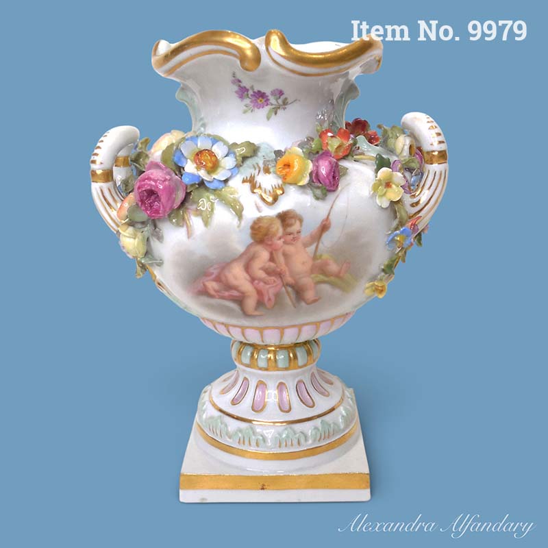 Item No. 9979: A Meissen Porcelain Vase Decorated With Putti At Play, ca. 1880-1900